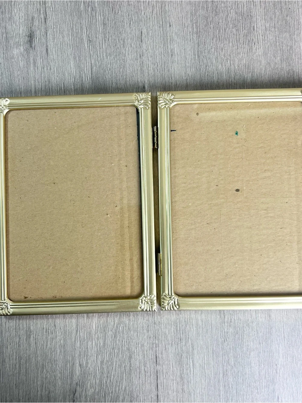 Hinged double picture frame goldtone 90s photo display 5X7